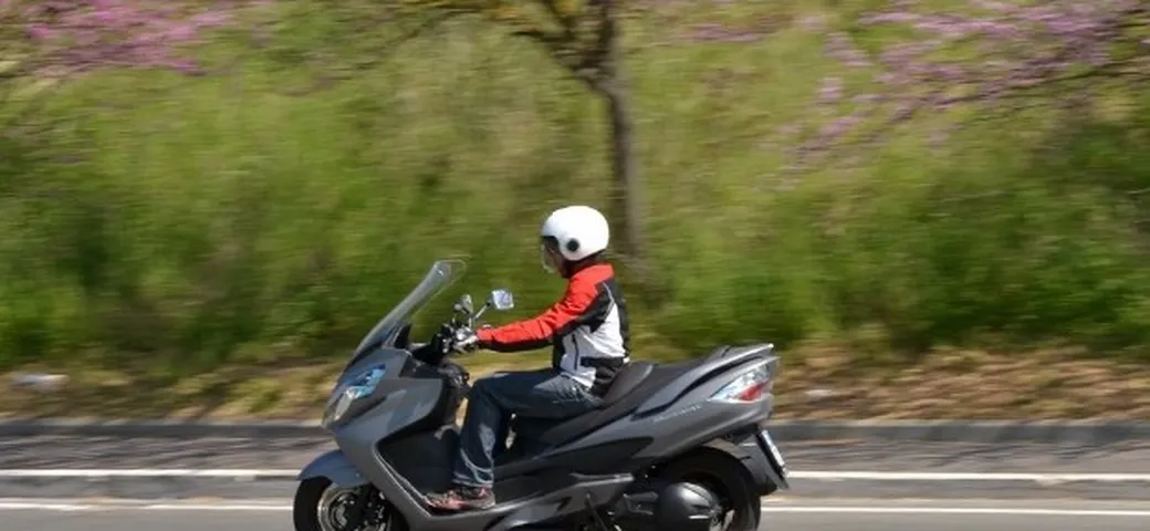 Suzuki Burgman 400 ABS 2015: il nostro test su strada