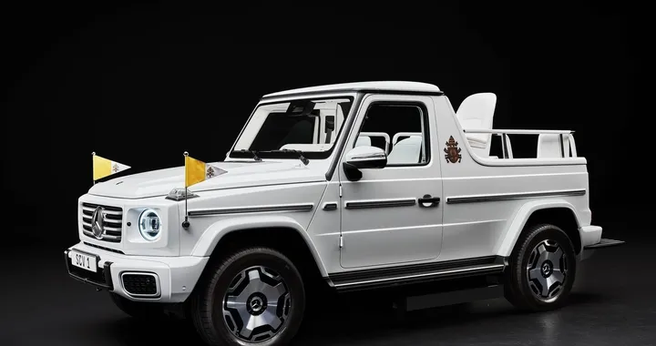 Mercedes-Benz Classe G: la prima Papamobile elettrica è per Papa Francesco