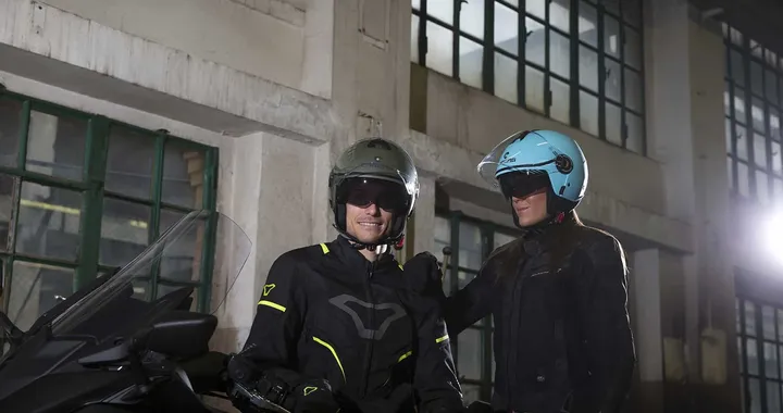 Caberg Riviera V4: il casco jet si aggiorna con due nuove colorazioni