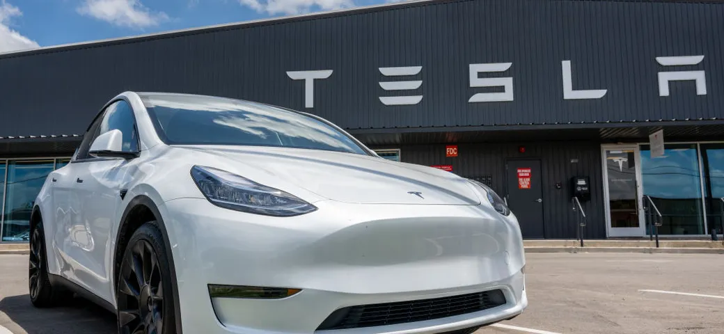 Tesla e il caso delle vendite record in Canada: indagine in corso