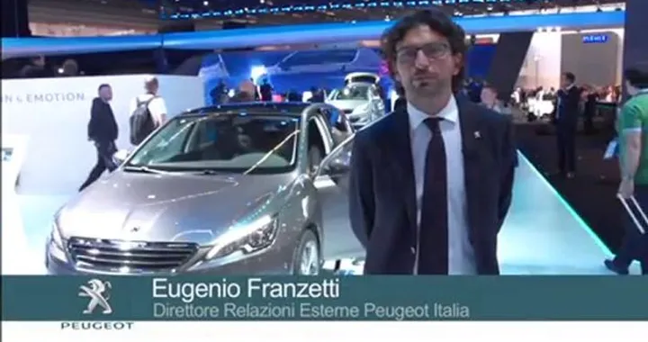 Audi RS 6 Avant : Uomo contro Auto in video