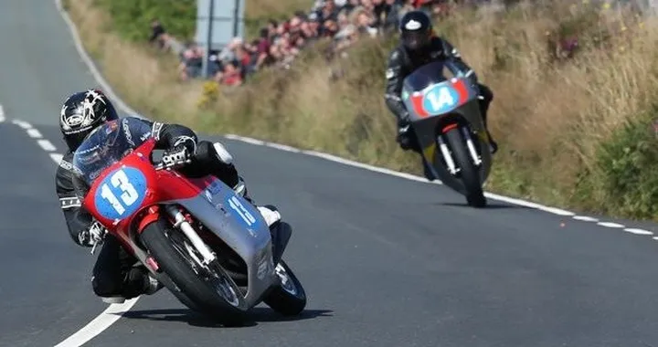 Classic TT 2014: vittorie per MV Agusta e Paton con Johnson e Lougher