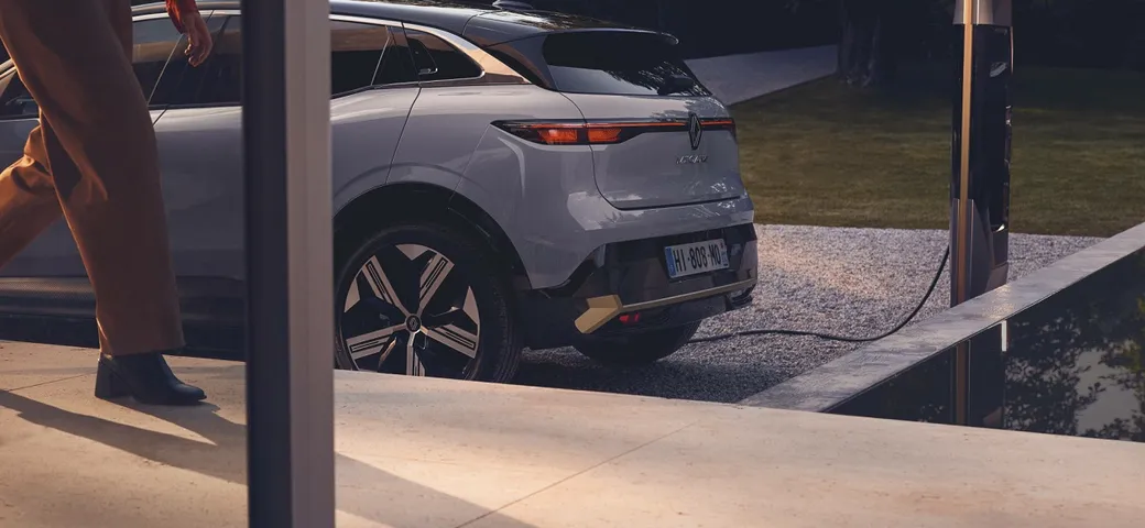 Renault presenta l’App Plug Inn: a cosa serve?
