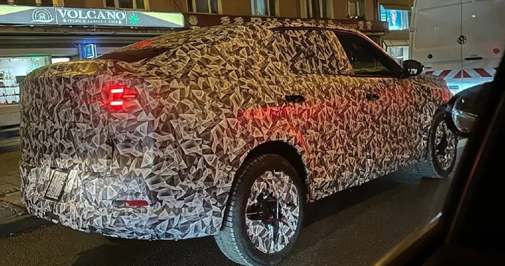 Fiat Fastback, altro sguardo su strada: un vero SUV-coupé