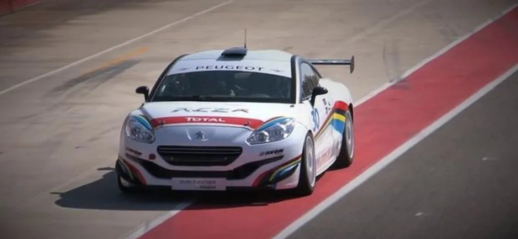Peugeot RCZ Cup & RCZ R: confronto in pista