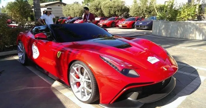 Ferrari F12 TRS: nuova one-off su base F12berlinetta [VIDEO]