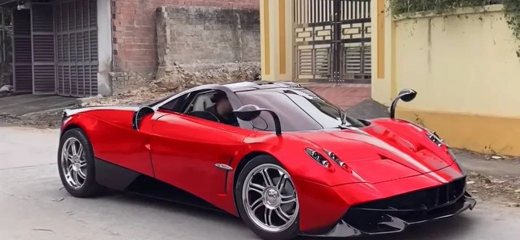 Pagani Huayra: in Vietnam una replica 