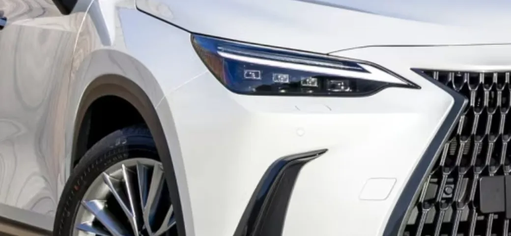 La sorella premium della Toyota RAV4 in promo: prezzo interessante
