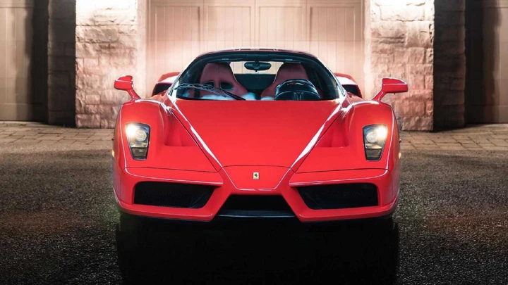 Ferrari Enzo: esemplare da vetrina venduto a 3,2 milioni di euro