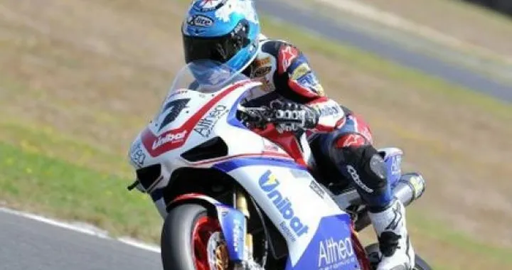 WSBK: Checa a sorpresa su Fabrizio e Haslam. Quarto Haga, ottavo Biaggi