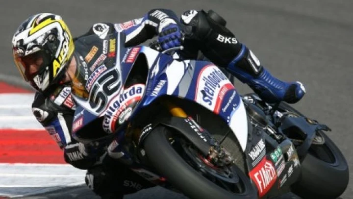 Debutto di James Toseland sulla Yamaha R1 di Ben Spies
