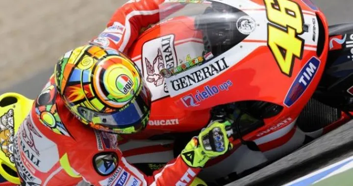 Una scivolata condiziona le qualifiche di Rossi, Hayden undicesimo