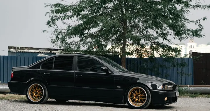 I colori preferiti per le auto usate: l'Italia non brilla nella scelta