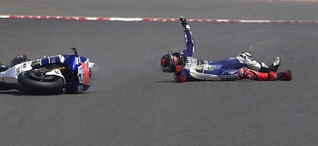 MotoGP Germania 2013: caduta per Lorenzo, Bradl primo nelle FP2