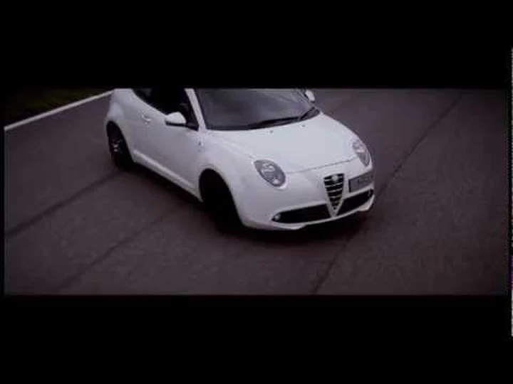 Alfa Romeo MiTo Quadrifoglio Verde Aquabatics Challenge Trailer