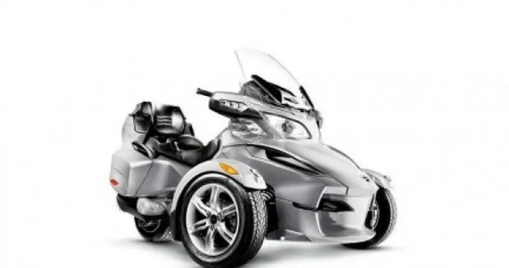 Can-Am Spyder RT: turismo su tre ruote