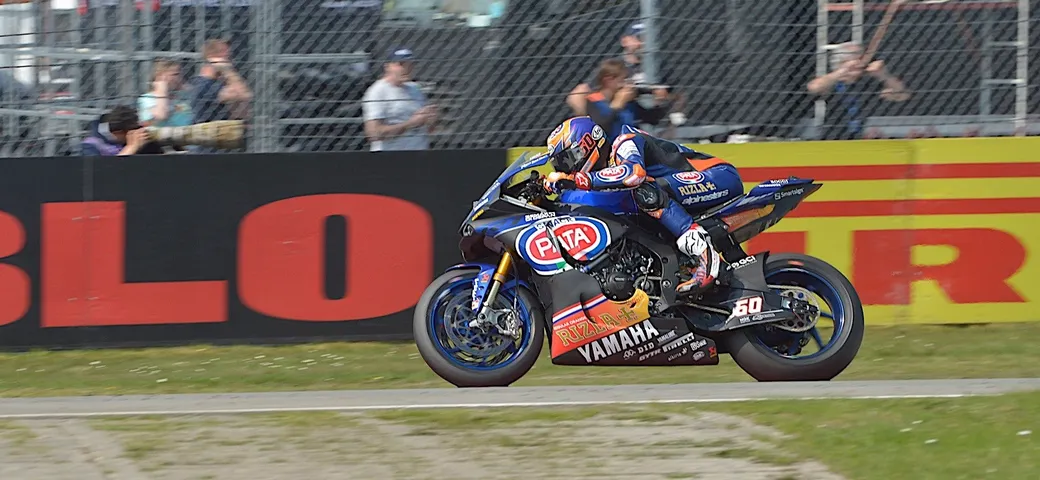 SBK, Donington: Van der Mark vince anche Gara 2