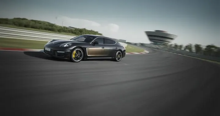 La Porsche Panamera Exclusive è una serie speciale in 100 esemplari