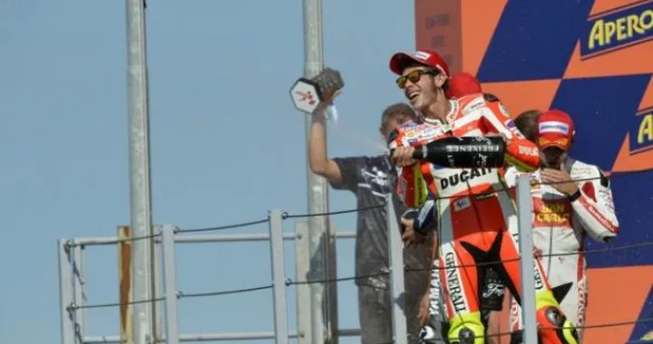 Valentino Rossi: "la moto ha reagito alle modifiche"
