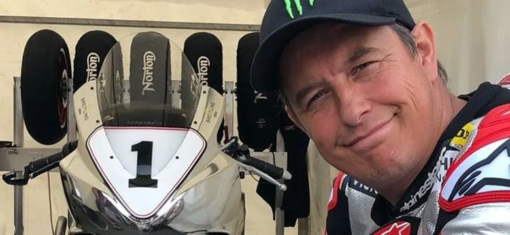 John McGuinness con Norton al Lightweight TT 2019