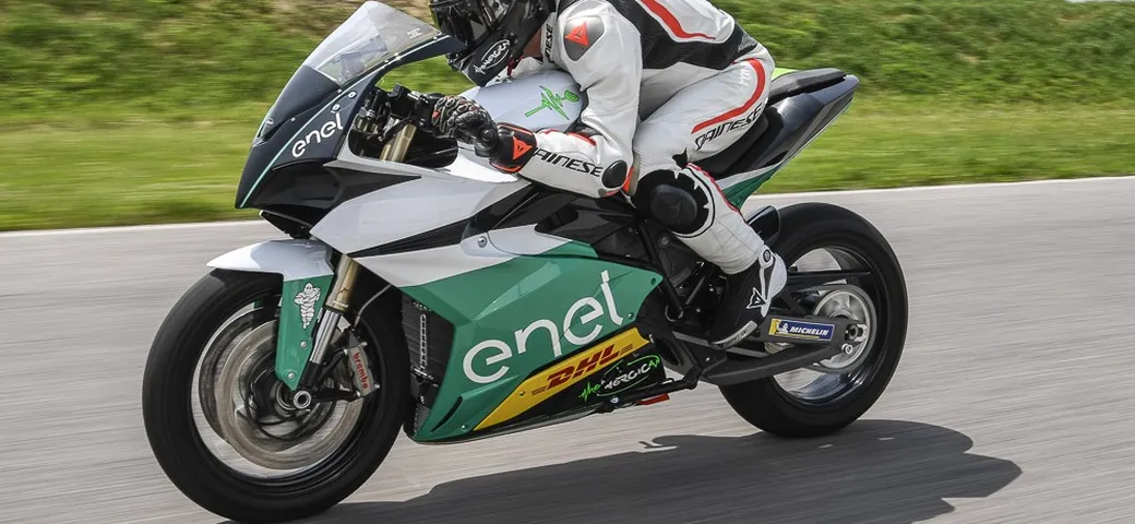 Energica: il cambiamento parte dal logo