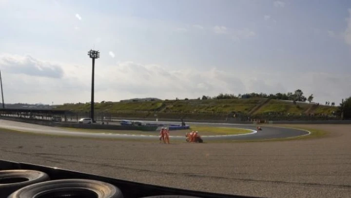 Foto del giorno: caduta per Nicky Hayden nelle libere di Motegi