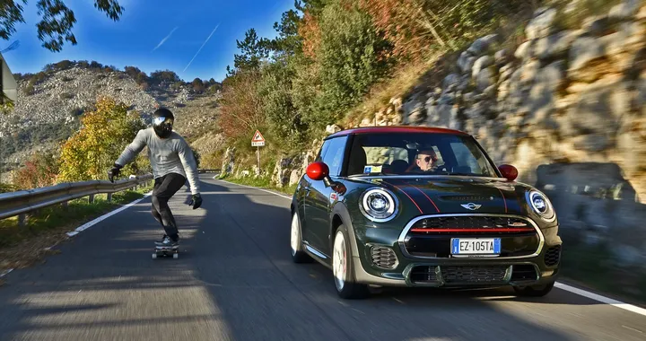 Mini John Cooper Works Vs Skaters