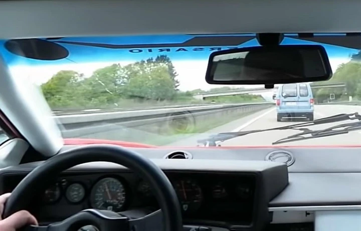 Lamborghini Countach: sound da corsa a 280 km/h [Video]