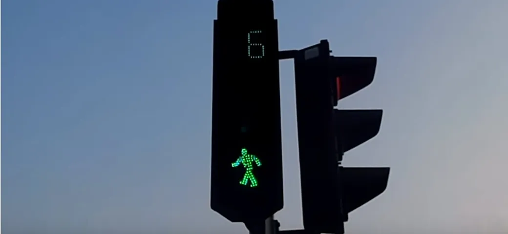 Multe: via libera ai semafori con timer