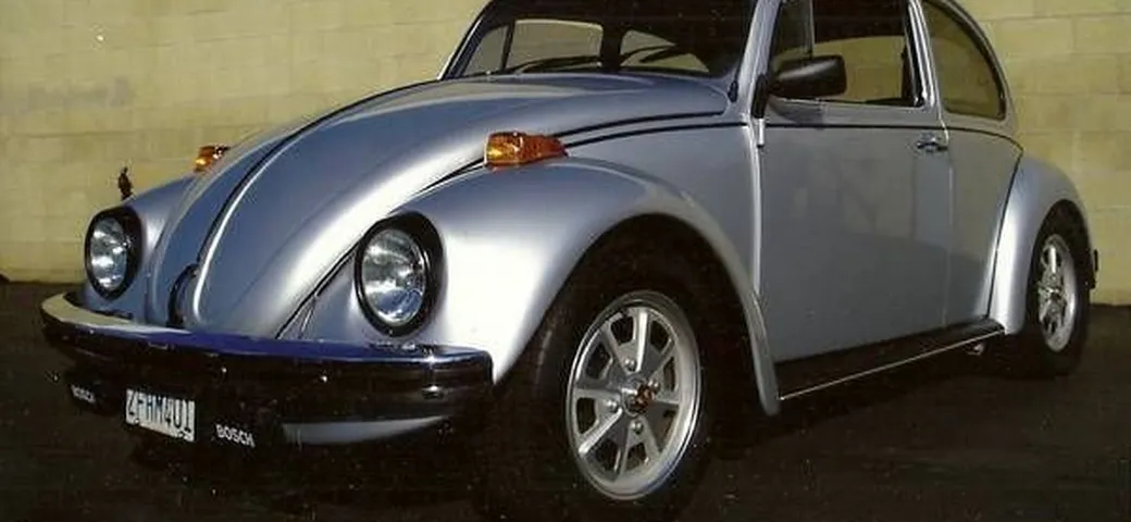 Volkswagen Beetle: l'esemplare del 1970 ha motore Porsche