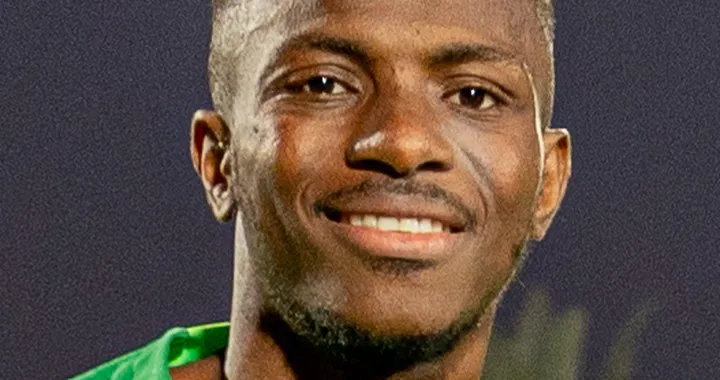 Osimhen non paga le rate della Classe G: contenzioso con Mercedes