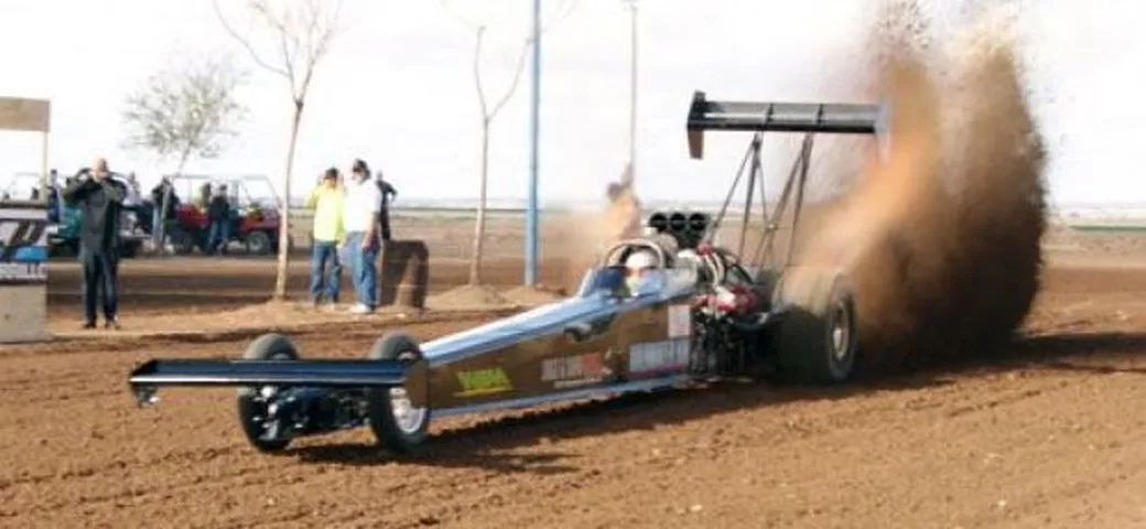 Annual Top Fuel Shootout: quando un dragster va in fuoristrada...