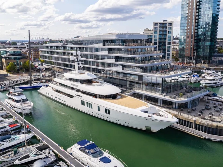 Southampton, arriva il superyacht più grande mai ospitato nel porto: 73 metri