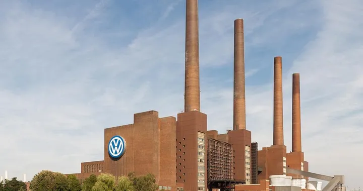 Volkswagen: riparte la produzione nello stabilimento di Wolfsburg