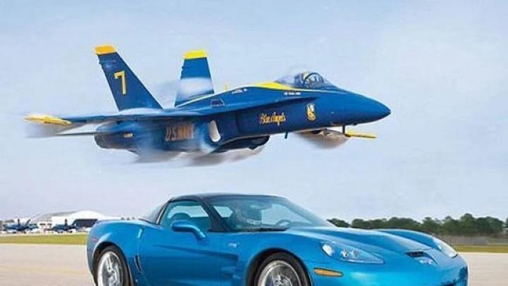 Video: Corvette ZR1 sfida un caccia F/A-18 Hornet