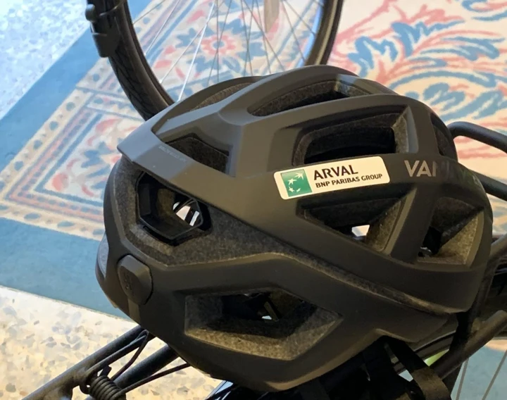 Casco obbligatorio sui monopattini: quanto è davvero efficace?