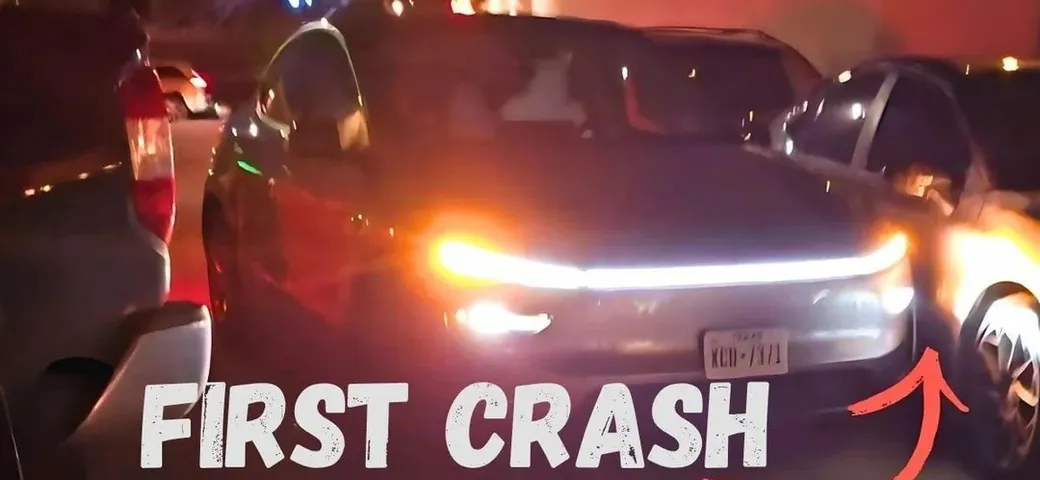 Tesla Robotaxi, il primo incidente non si scorda mai