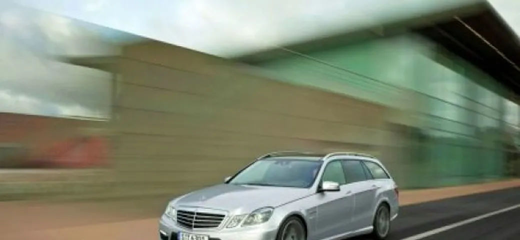 Mercedes E63 AMG Station-Wagon: foto e dati tecnici ufficiali