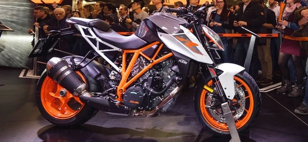 KTM 1290 Super Duke R 2017 [Video]