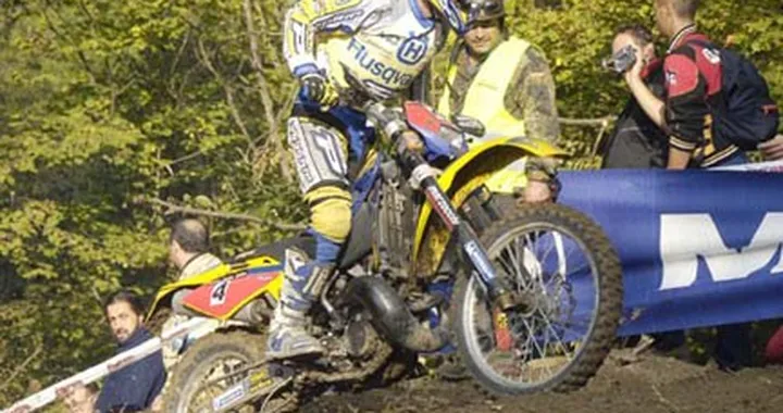 Bazzurri vince il campionato italiano Hard Race