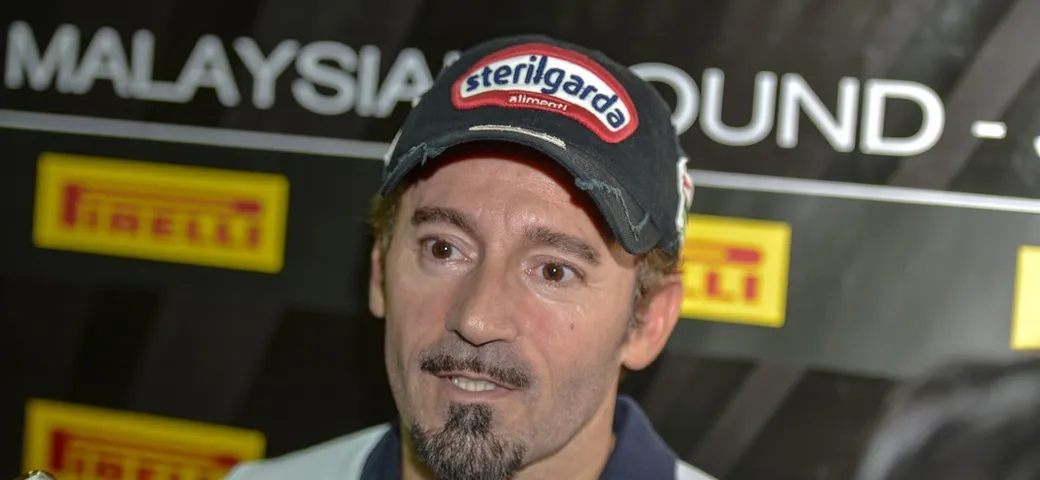 Max Biaggi elogia Valentino Rossi e forse tornerà in SBK per l'ultima gara 2015