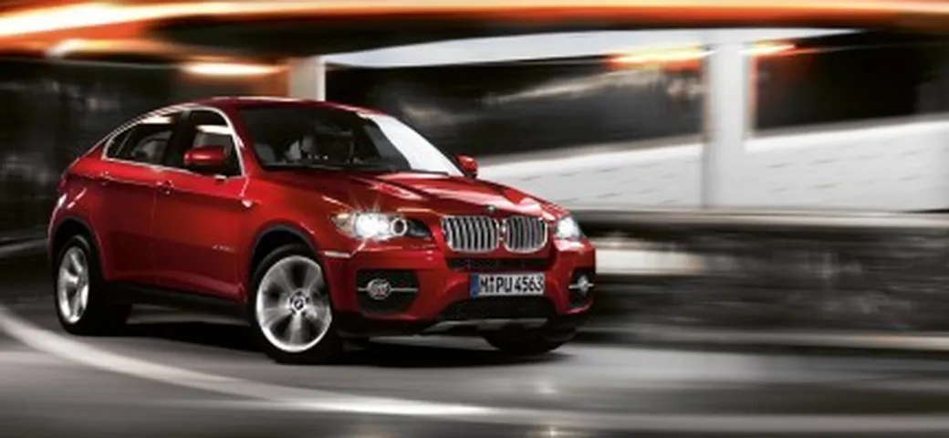 Alla Guida della BMW X6: Enlarge Your Ego