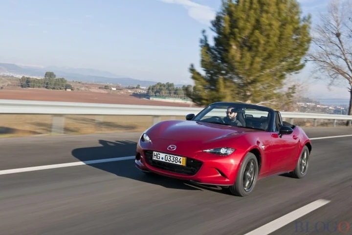 Mazda MX-5: tutte le foto e le caratteristiche