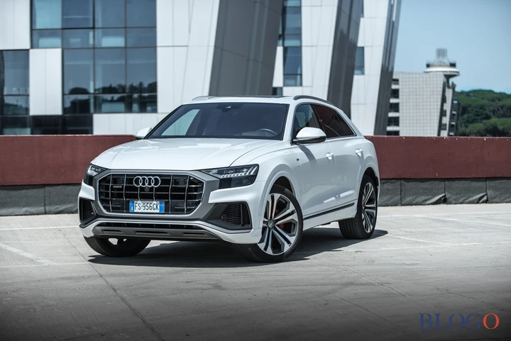 Audi Q8: prova su strada della versione 50 TDI quattro