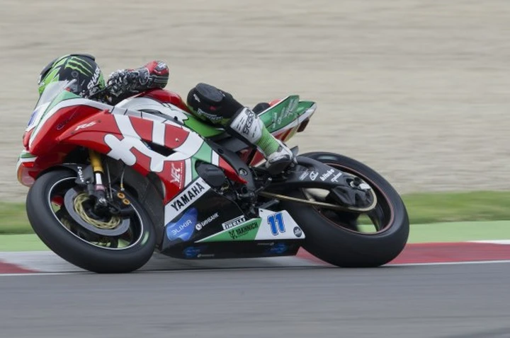 Supersport, Nurburgring: vince Lowes, 4° Zanetti, out Sofuoglu