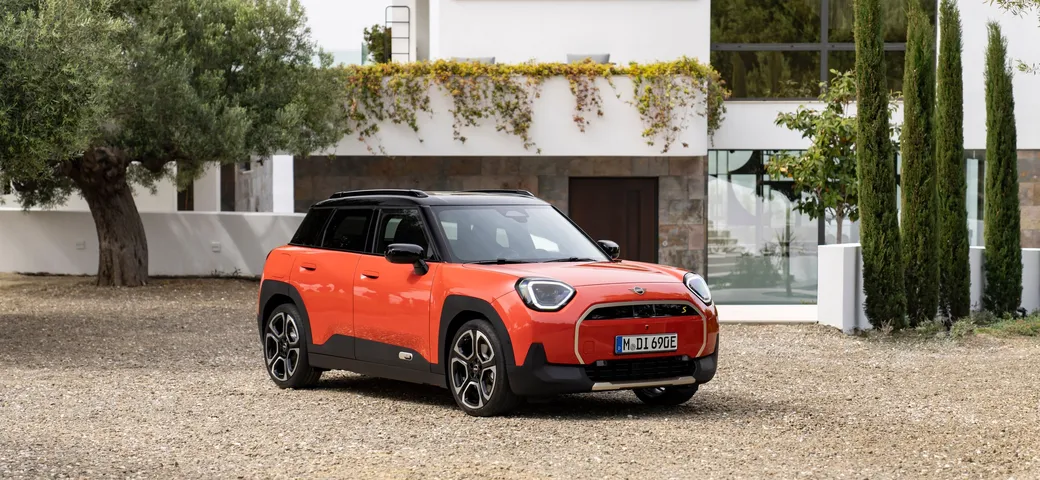 Nuova MINI Aceman: un'auto elettrica di grande carisma