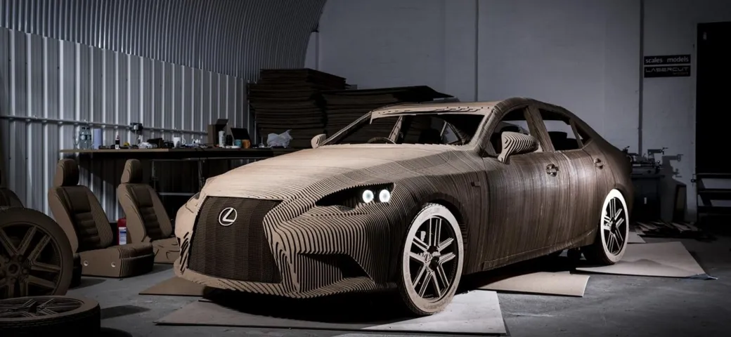 Lexus IS Origami: la berlina costruita con la carta