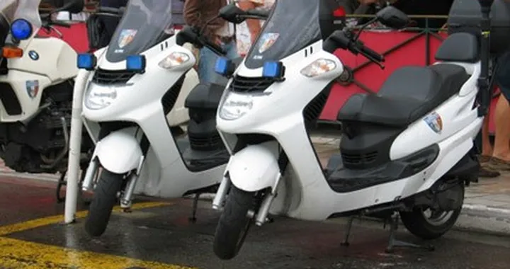 Scooter Sym per la polizia di Cannes