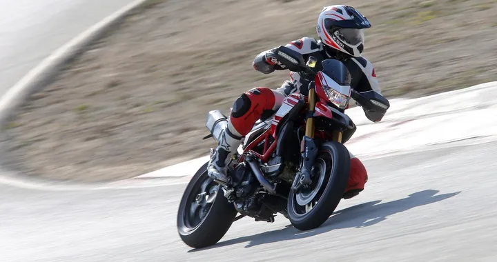 Ducati Hypermotard 939 e 939 SP: primo contatto