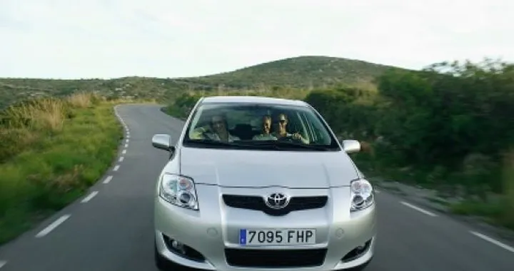 Toyota Auris Hybrid: in produzione a metà 2010